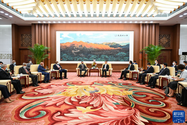 韩正出席全球.jpg