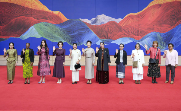彭丽媛美术馆1.jpg